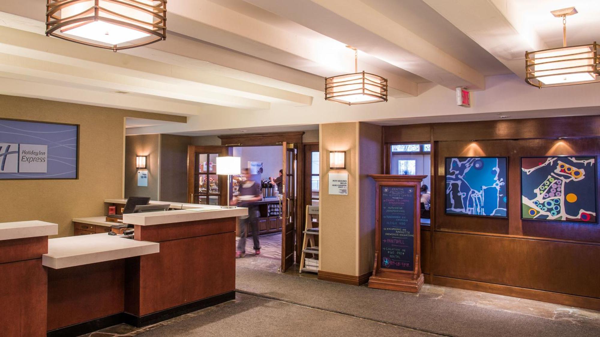 Holiday Inn Express & Suites Tremblant By Ihg Mont-Tremblant Kültér fotó